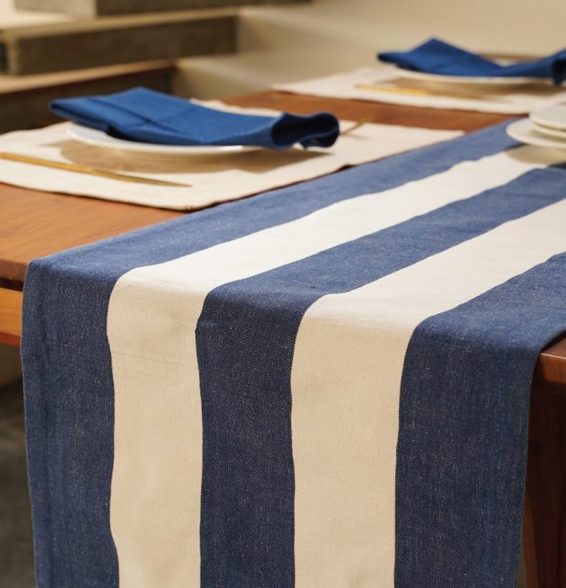Table Runner Cabana Blue Stripes & Solid White/Blue Napkins Combo