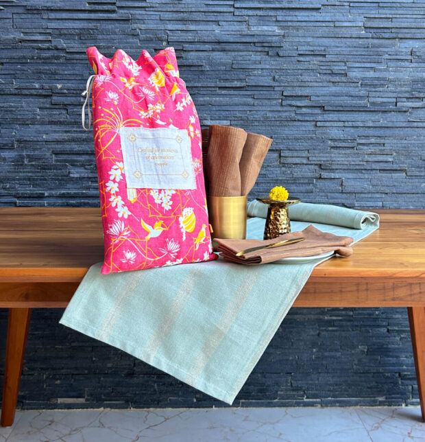 Zari Stripes Sage Green Table Runner & Brown Napkins Combo